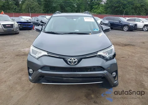 2016 Toyota Rav4 Xle z USA, uszkodzony, nr VIN JTMRFREV9GD192858